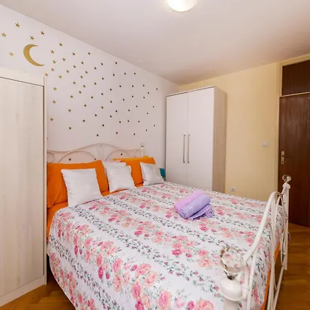 Ryanair's Urban Flat In Zadar-kolovare Zadar