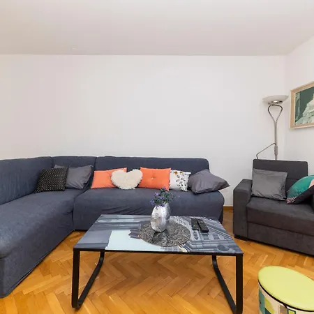 Ryanair's Urban Flat In Zadar-kolovare Apartment