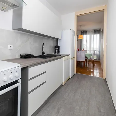 Ryanair's Urban Flat In Zadar-kolovare
