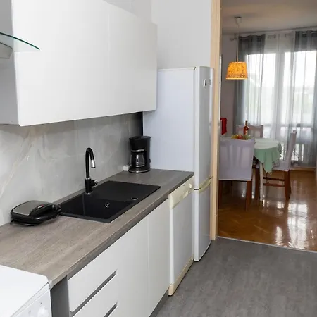 Ryanair's Urban Flat In Zadar-kolovare Zadar