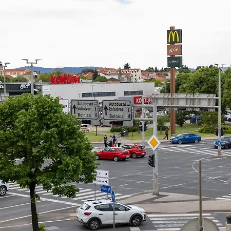Ryanair's Urban Flat In Zadar-kolovare