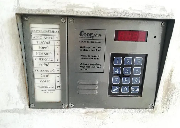 Ryanair's Urban Flat In Zadar-kolovare Apartamento