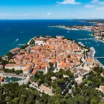 Ryanair's Urban Flat In Zadar-kolovare *