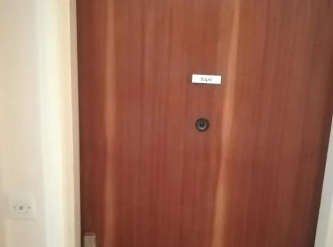 Ryanair's Urban Flat In Zadar-kolovare Lägenhet *