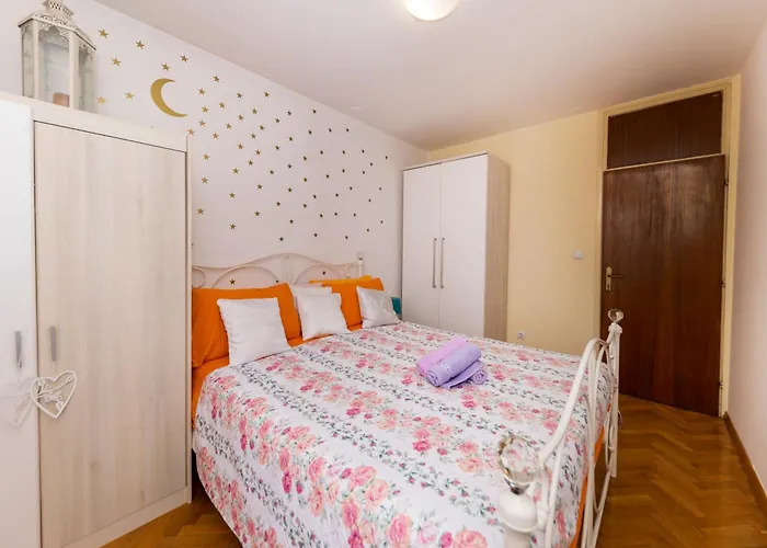 Ryanair's Urban Flat In Zadar-kolovare Zadar